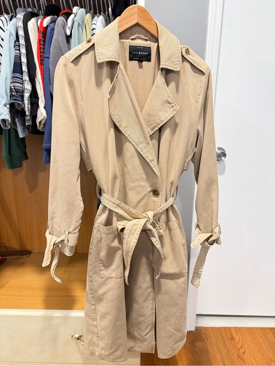 Lucky Brand Jackets & Blazers - Lucky Brand Light Khaki Belted Trench Coat